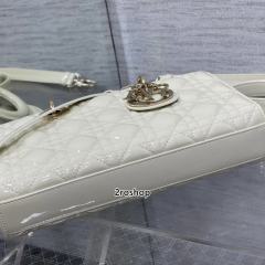 디올레이디조이백미듐화이트페이턴트