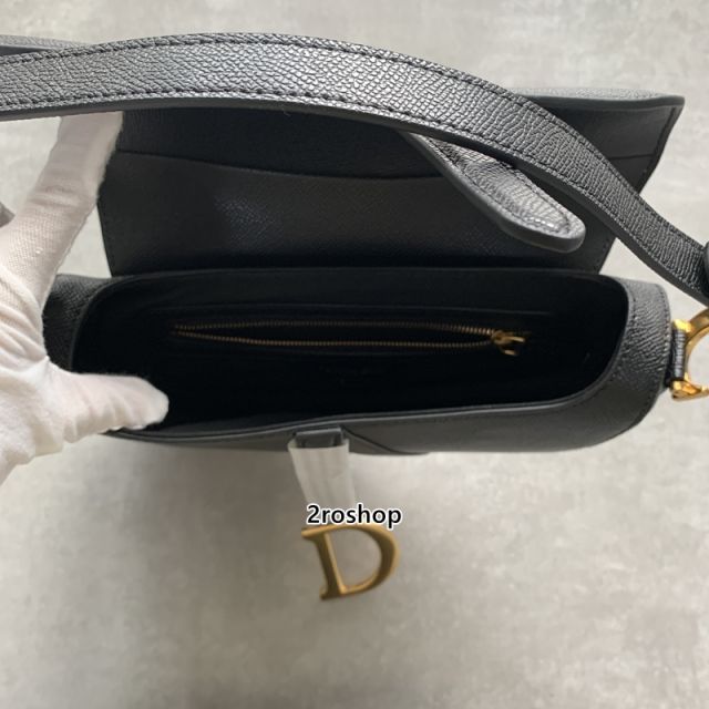 디올새들백미듐