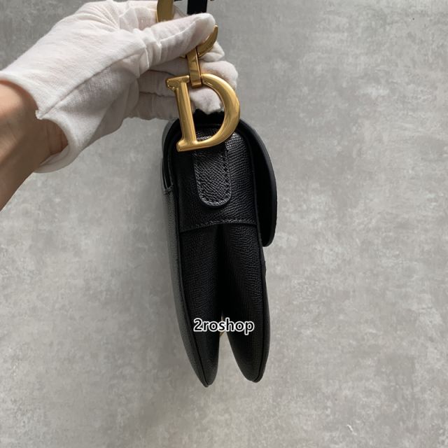 디올새들백미듐