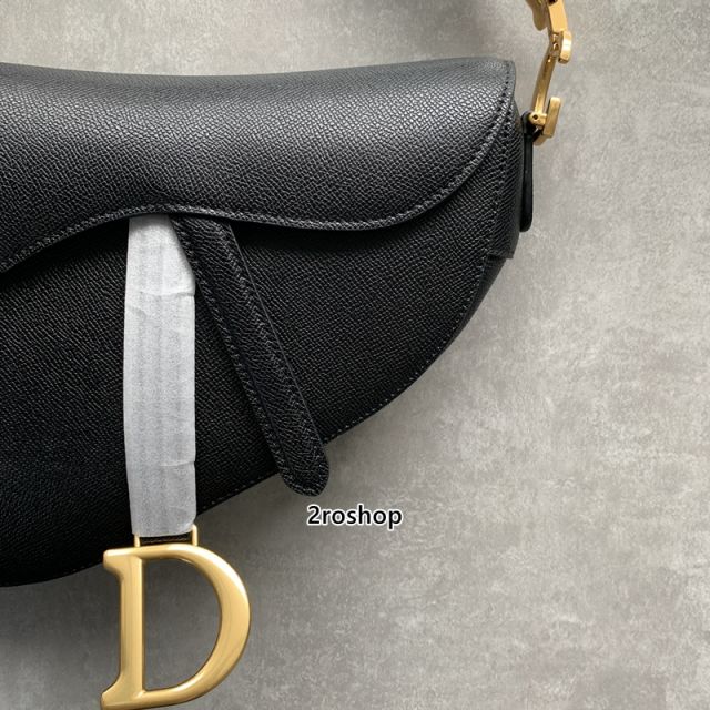 디올새들백미듐