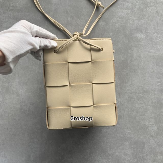 보테가베네타버킷백