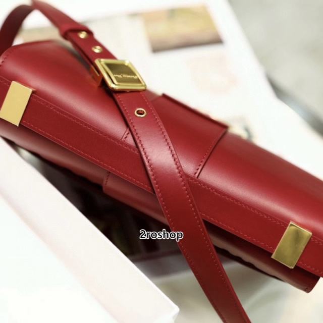 디올카로백미듐레드