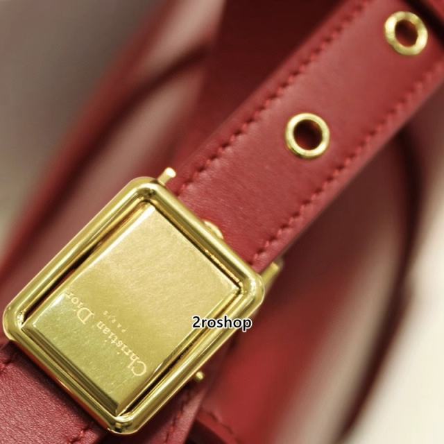 디올카로백미듐레드