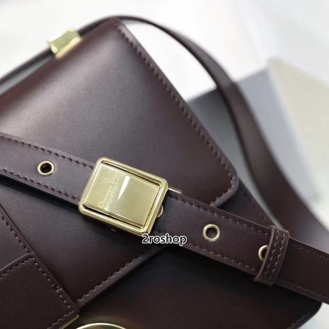 디올카로백미듐버건디