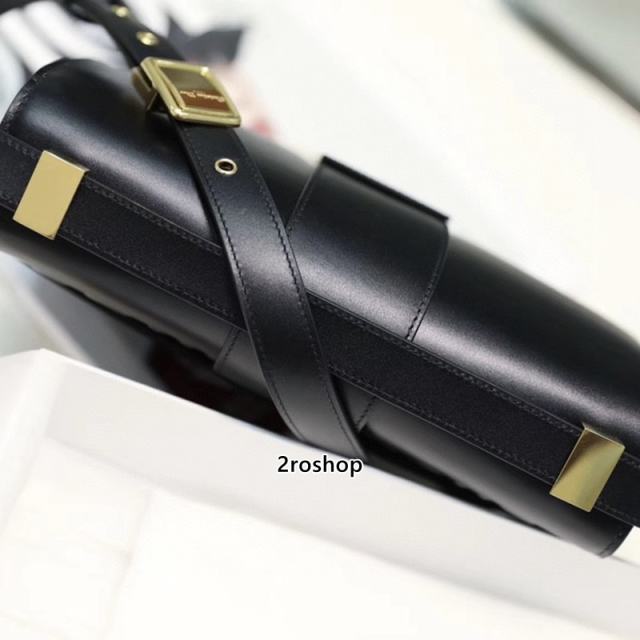 디올카로백미듐블랙