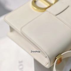 디올카로백미듐화이트