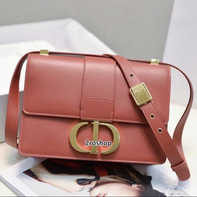 디올카로백미듐레드