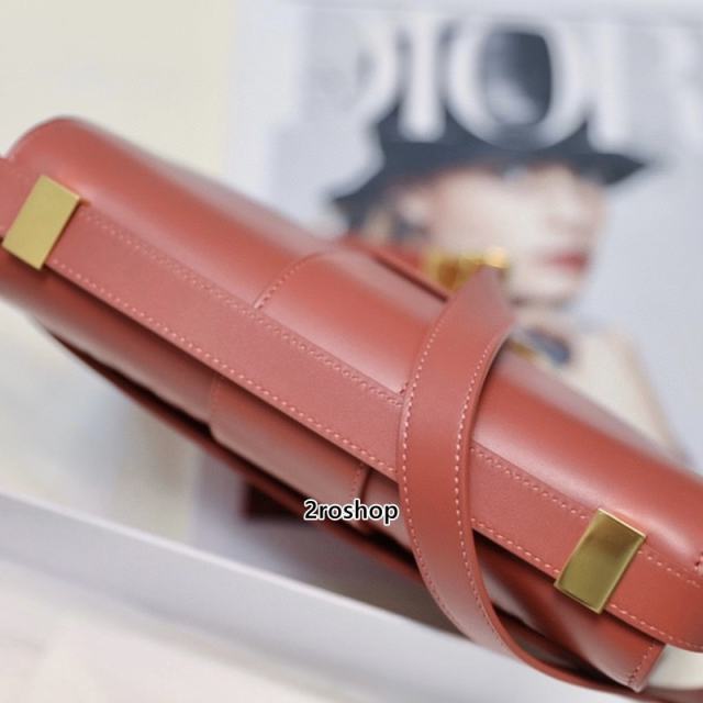 디올카로백미듐레드