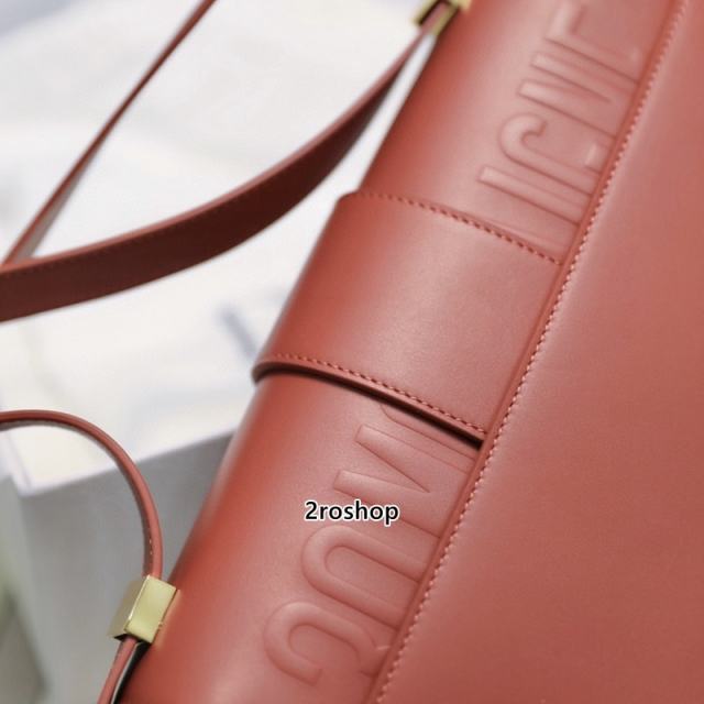 디올카로백미듐레드