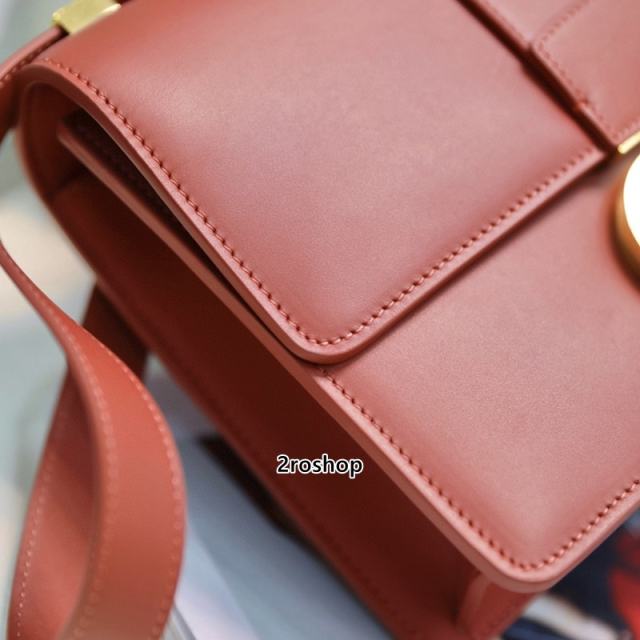 디올카로백미듐레드