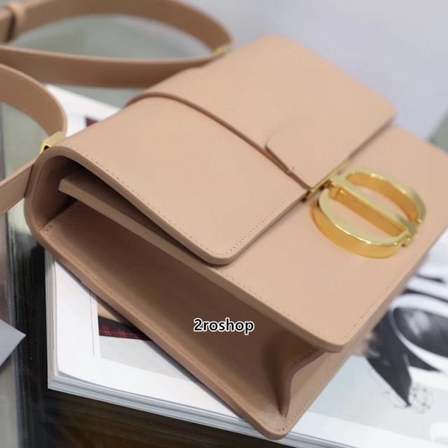 디올카로백미듐베이지