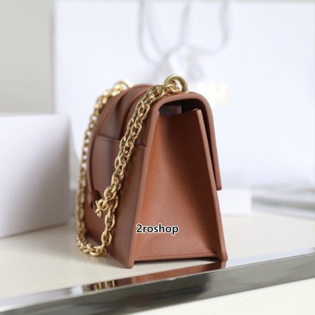 디올카로백미듐브라운