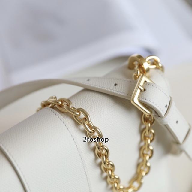 디올카로백미듐화이트체인