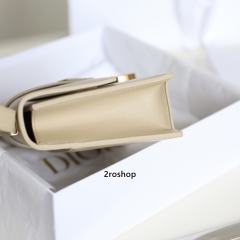 디올카로백미듐베이지