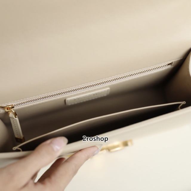 디올카로백미듐베이지