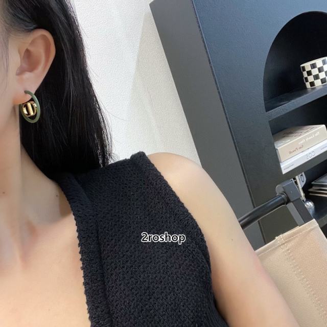 DIOR 피어싱