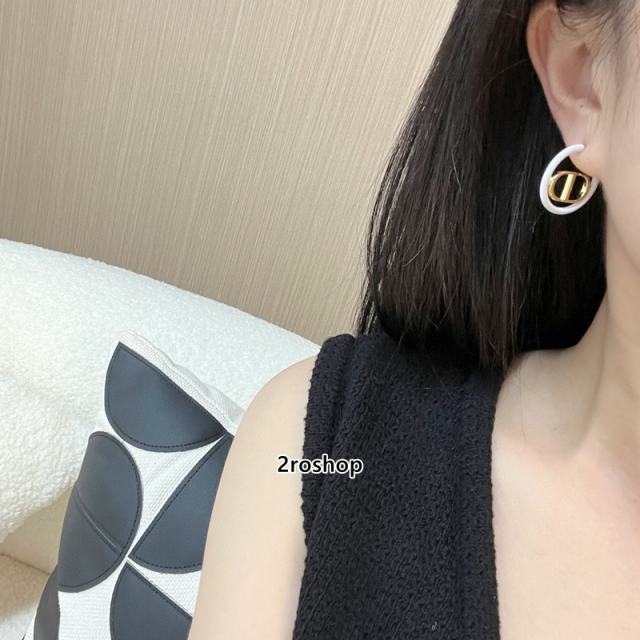 DIOR 피어싱