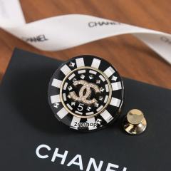 CHANEL 브로치