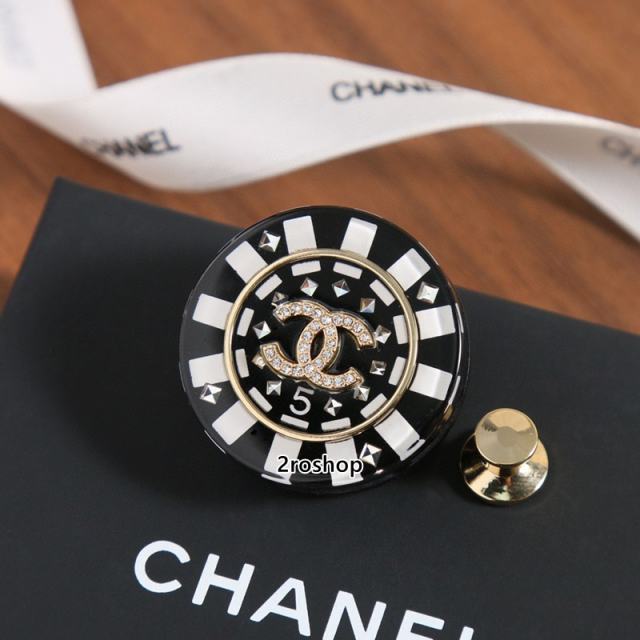 CHANEL 브로치