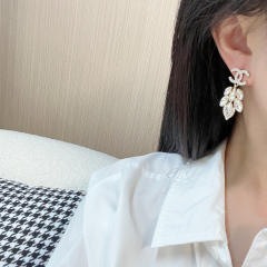 CHANEL 피어싱