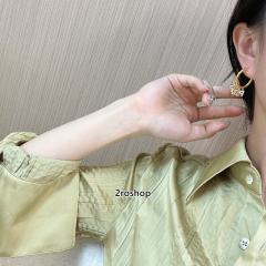 CELINE 피어싱
