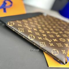 루이비통포쉐트클러치