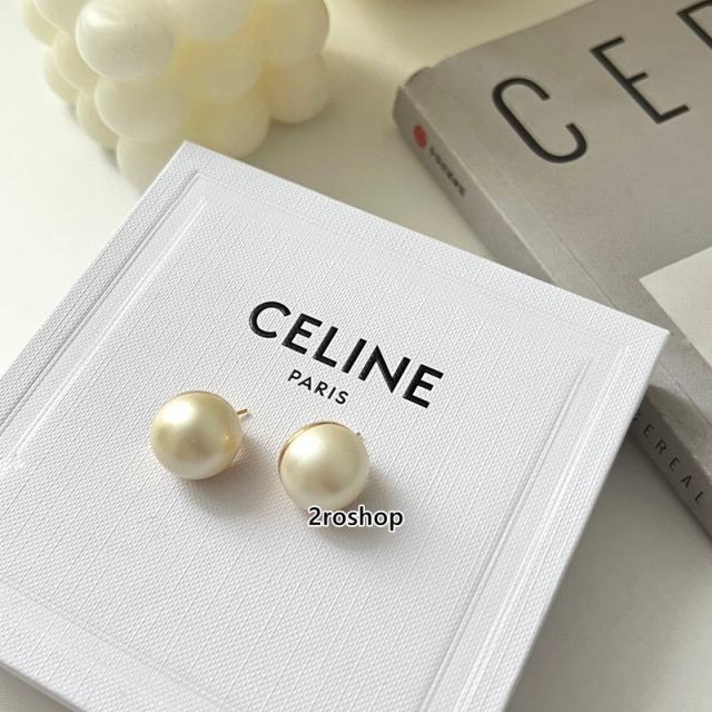CELINE 피어싱