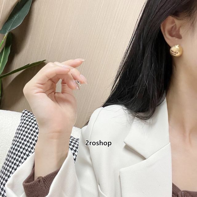 CELINE 피어싱