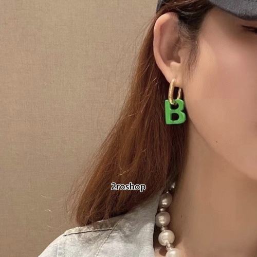 Balenciaga 피어싱