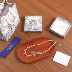 DIOR 목걸이