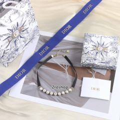 DIOR 목걸이
