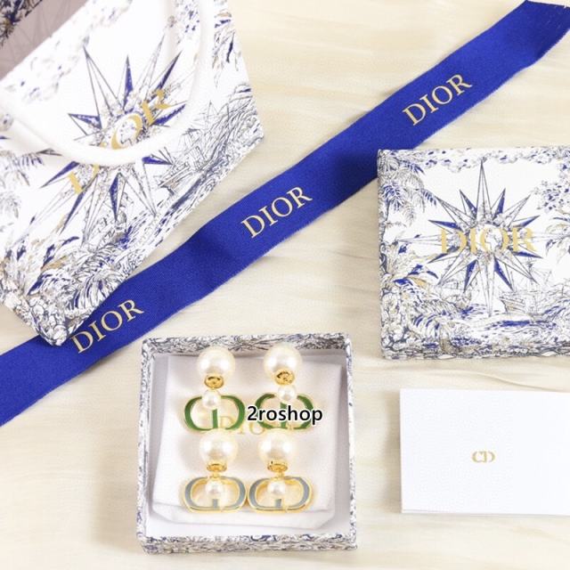DIOR 피어싱