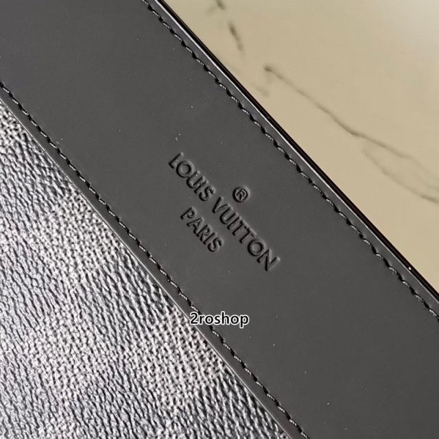 루이비통스탠딩파우치