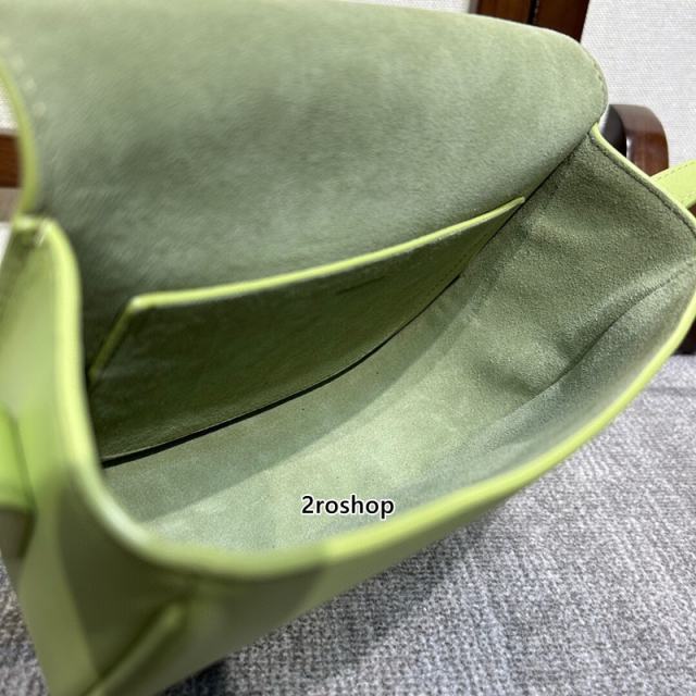 셀린느폴코백 (CUIR트리오페)
