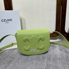 셀린느폴코백 (CUIR트리오페)