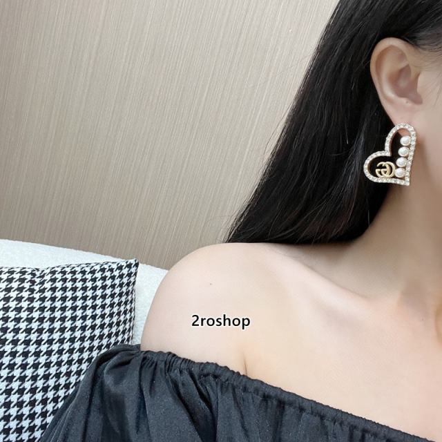 GUCCI 피어싱