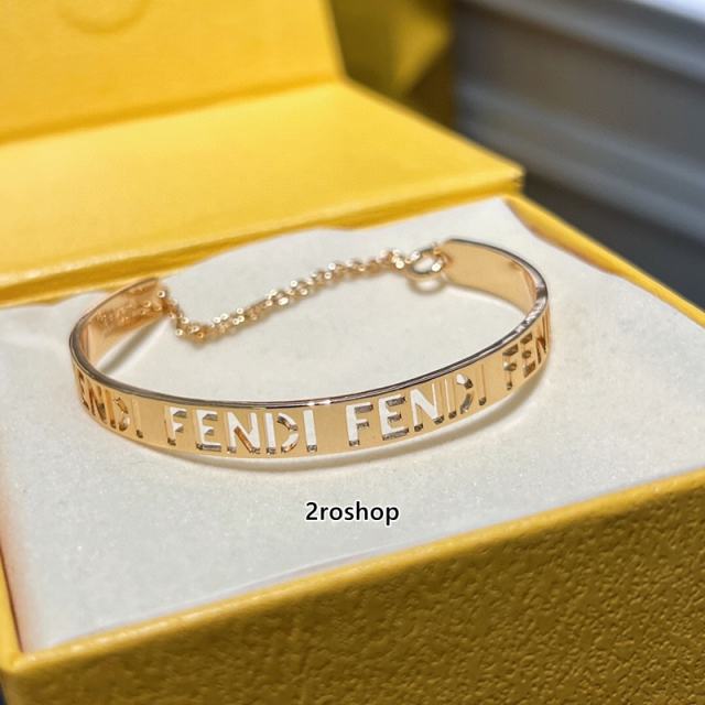 FENDI 팔찌