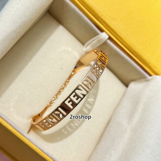 FENDI 팔찌