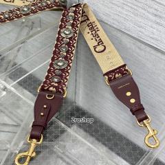 디올자수스트랩오블리크메달버건디