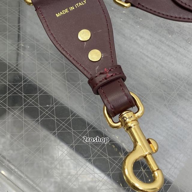 디올자수스트랩오블리크메달버건디