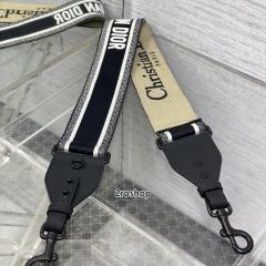 디올자수스트랩울트라매트블랙