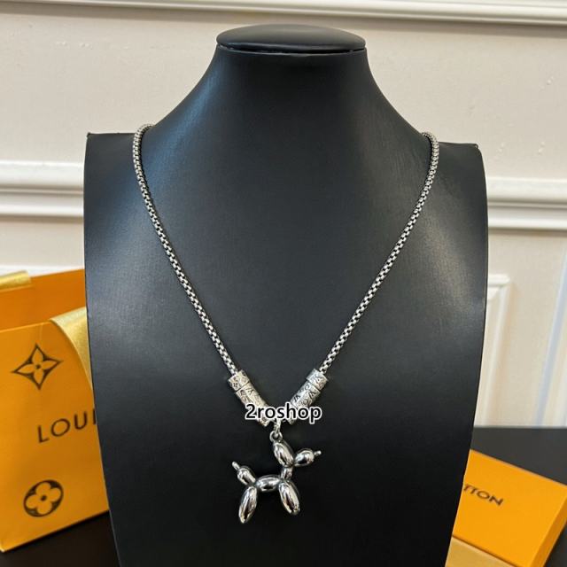 LV 목걸이