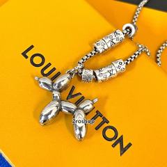 LV 목걸이