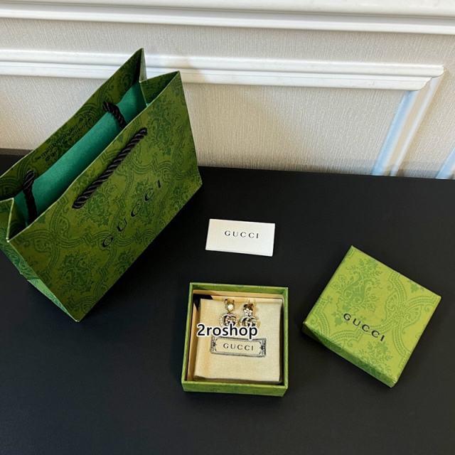 GUCCI 피어싱