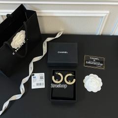 CHANEL 피어싱