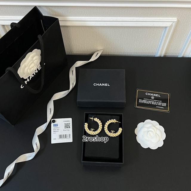 CHANEL 피어싱