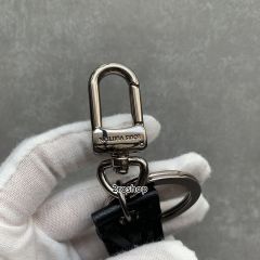 LV 키링