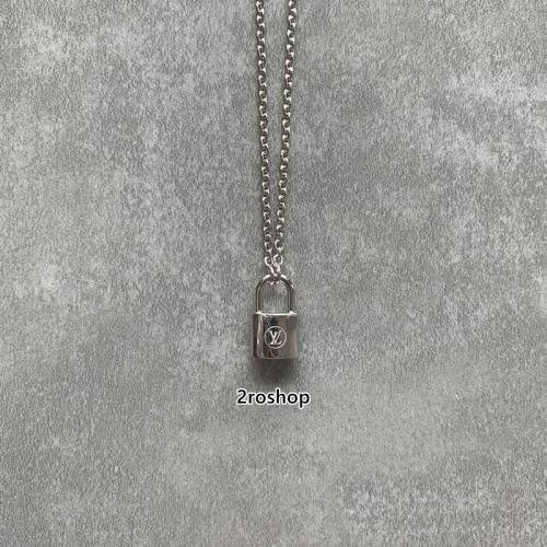 LV 목걸이