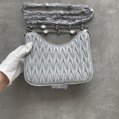 미우미우마테라쎄숄더백