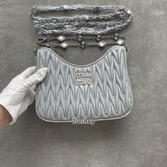 미우미우마테라쎄숄더백